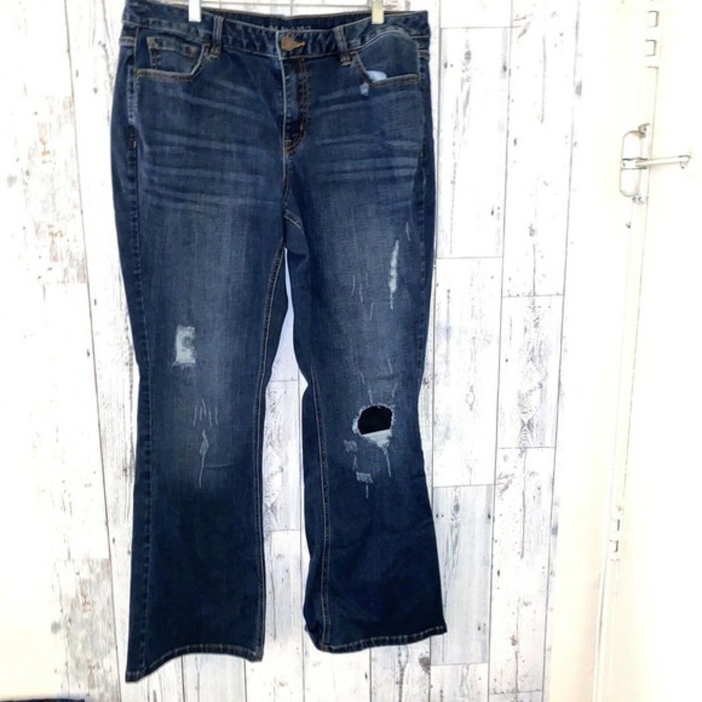 Lane Bryant women’s Distressed Stretch boot cut jeans 18 Low Rise